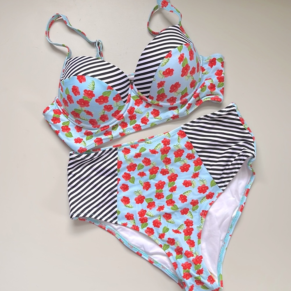 NWT Cupshe medium bikini. new